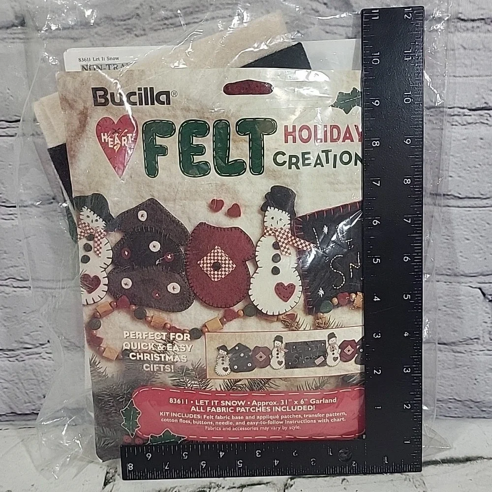 Bucilla‎ Heart Felt Kit Holiday Creations Let It Snow 31